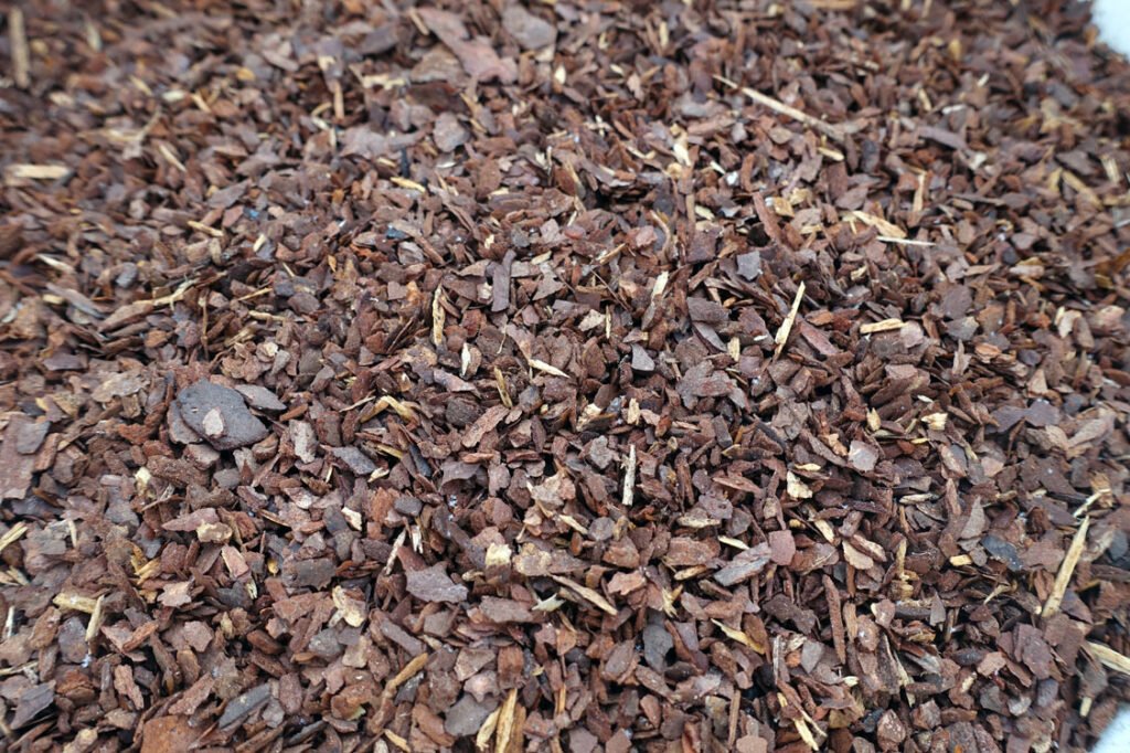 Écorce De Pin Compostée